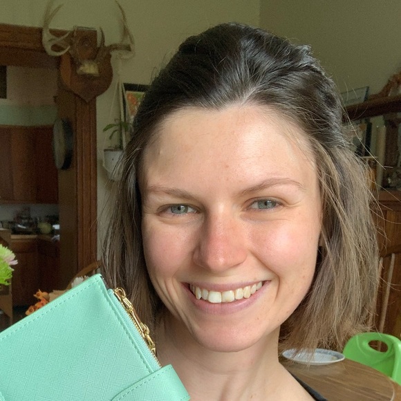 Meet your Posher, Tessa - Picture 1 of 1